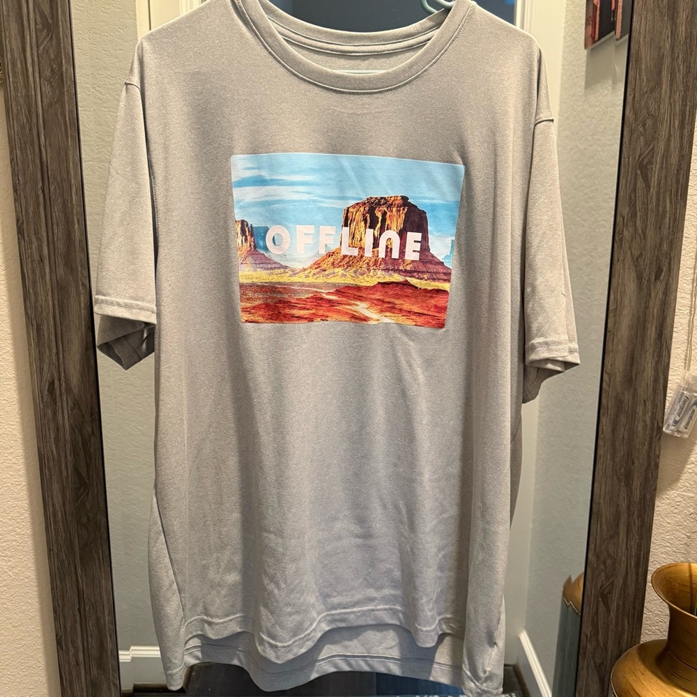 Old Navy Active Men’s XXL “Offline” Graphic T-Shirt – Gray Desert Landscape